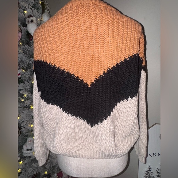 Autumn Leaves Tan Multi Chevron Stripe Knit crop sweater size S - Picture 3 of 11